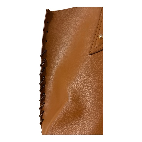 Jessica Simpson Timeless Brown Leather Tote with Spacious Design - Picture 6 of 11